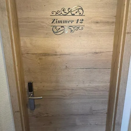 Hotel apartamentowy Rose Boardinghouse Mit Gemeinschaftsbad Grossbottwar