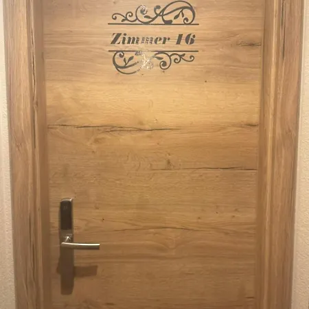 Mit Gemeinschaftsbad In Zentrum 3*