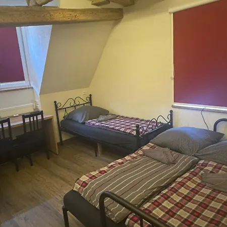 Rose Boardinghouse Mit Gemeinschaftsbad * Grossbottwar